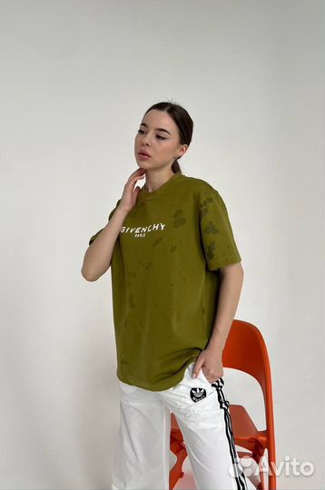 Футболка givenchy