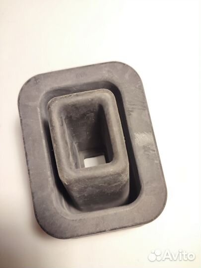 Пыльник вилки сцепления Mitsubishi MD703280