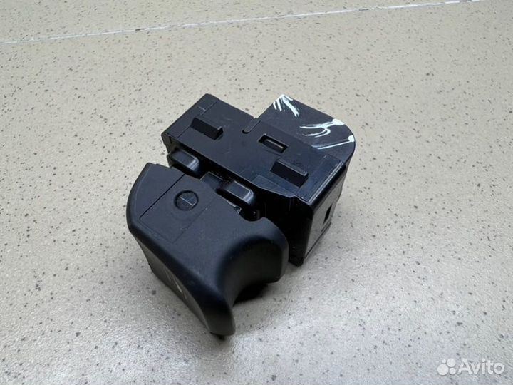 Кнопка стеклоподъемника Audi A3 8V czca 2014