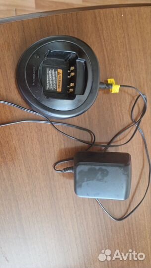 Зарядное устройство для рации motorola