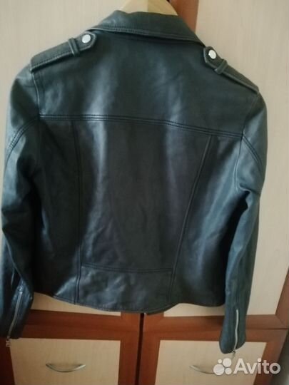 Две куртки натуральная кожа.косуха и жакетик