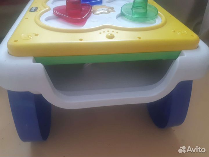 Развивающий стол chicco