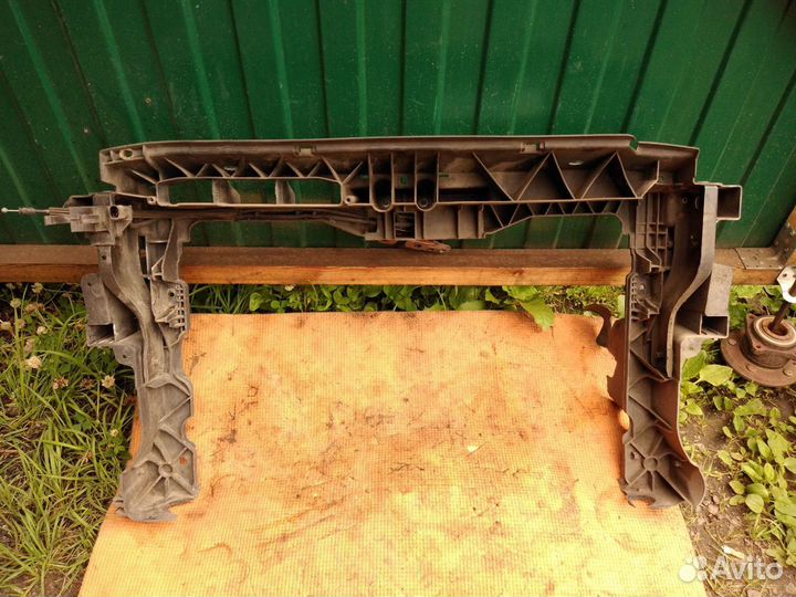 Панель передняя телевизор Tiguan 1 рест