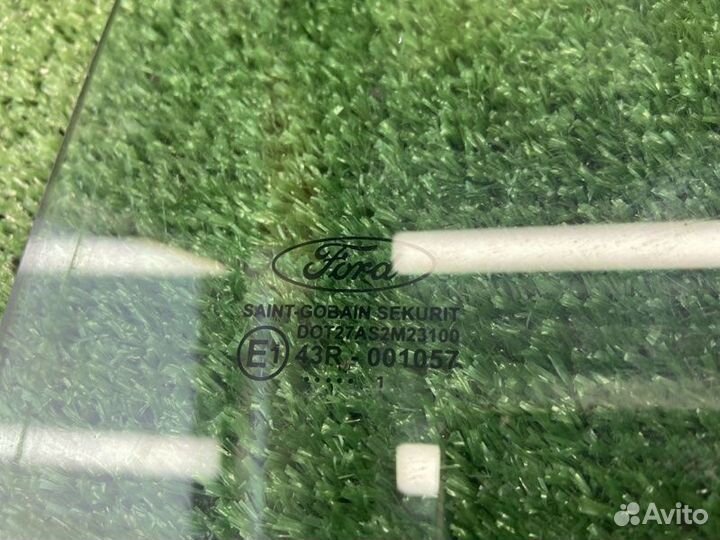 Стекло двери заднее левое Ford Focus 2