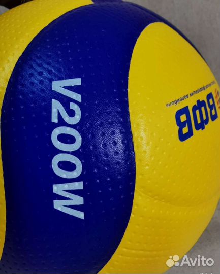 Волейбольный мяч mikasa v 200w c вфв