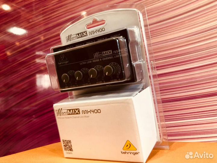 Портативный микшерный пульт Behringer MX400