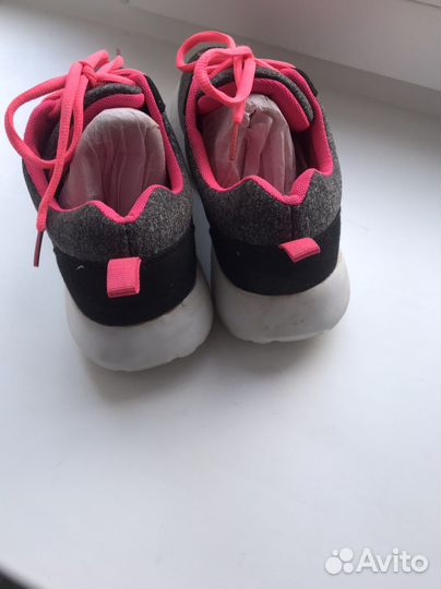 Кроссовки женские 38 размер