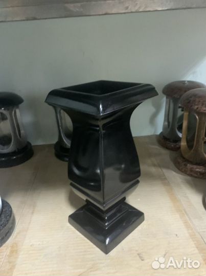 Ваза квадратная ритуальная искуственный гранит