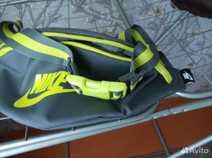 Nike. Поясная сумка
