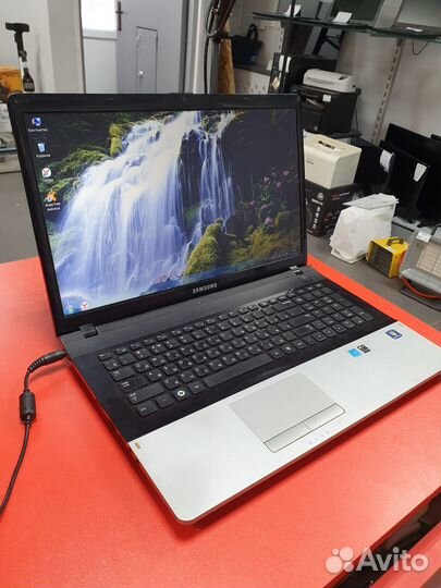 Ноутбук Samsung NP305E7A