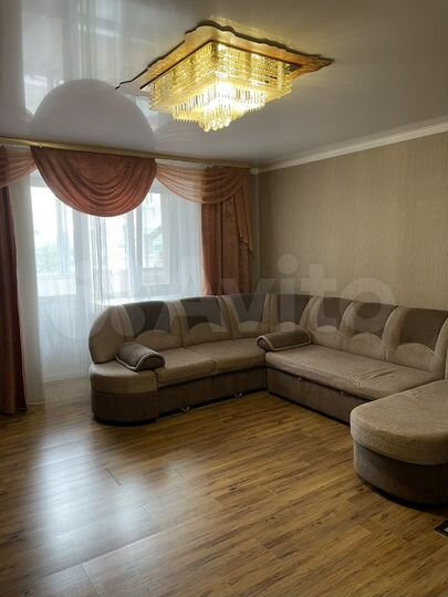 2-к. квартира, 64 м², 1/4 эт.