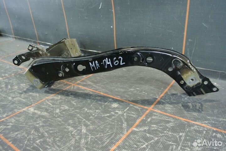 Кронштейн фары правой - Toyota Camry V50 V55