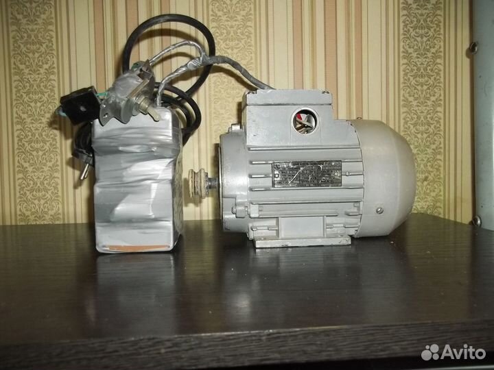 Электродвигатели 3-х фазные 370 и 180 вт 1350о/мин