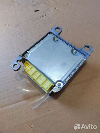 Блок управления SRS Airbag Toyota Avensis 2 T250