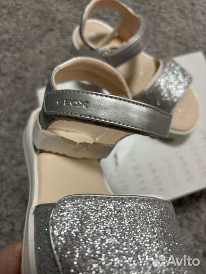 Сандалии новые Geox 31