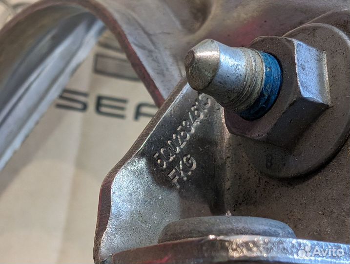 Кронштейн катализатора VW Golf 7.5 R