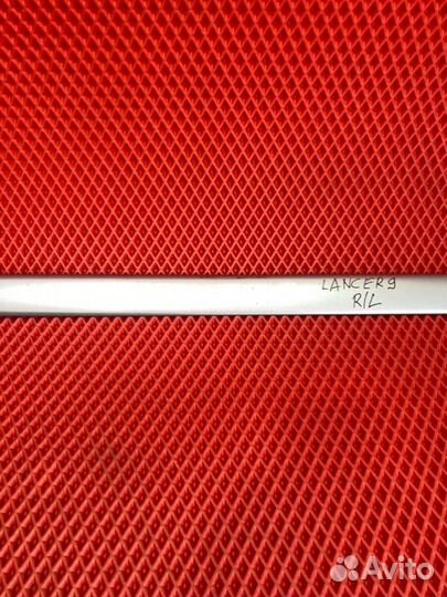 Молдинг на дверь задний левый Mitsubishi Lancer 9