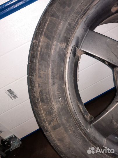 Комплект покрышек и дисков литых