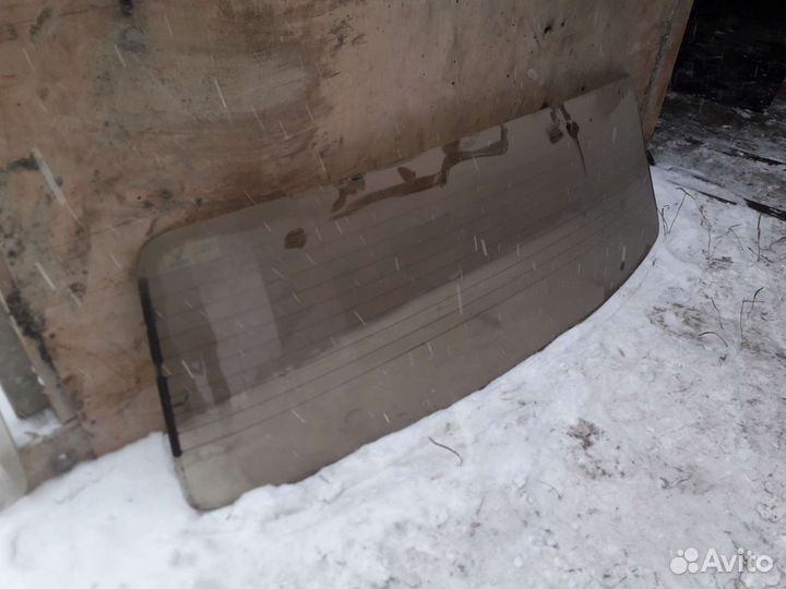 Продам лобовые стекла на волгу