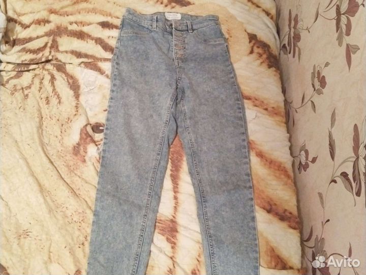 Продам джинсы на девочку 12-13 лет