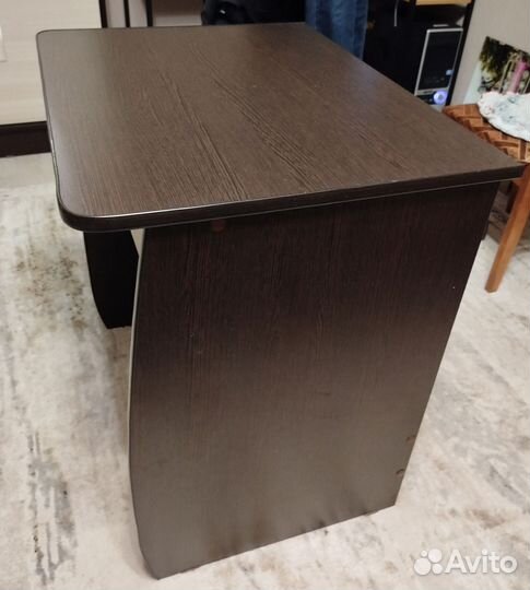 Стол письменный