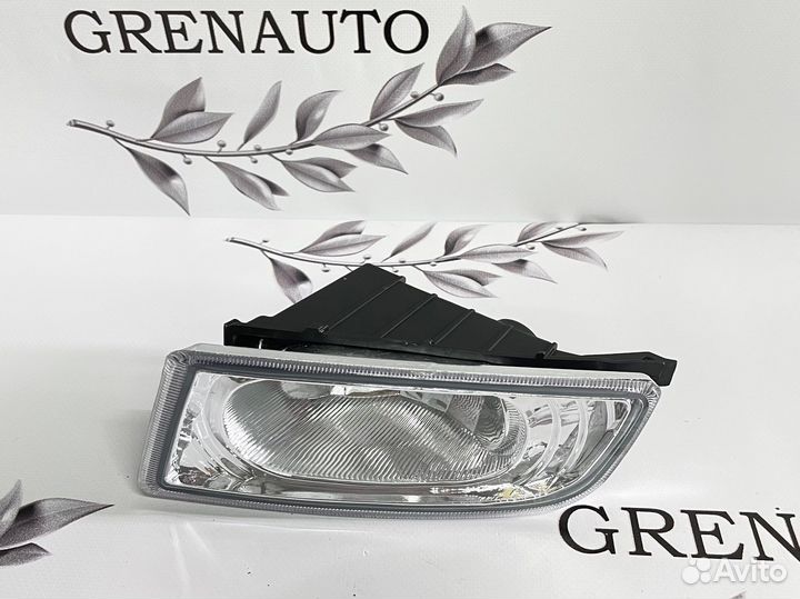 Противотуманная фара левая Honda Civic 8 4D седан