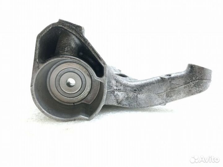 Кронштейн компрессора кондиционера Volkswagen Golf