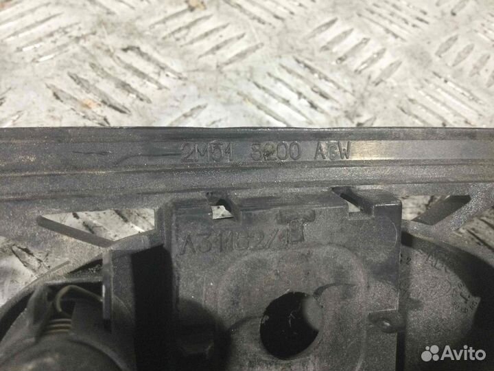 Решетка радиатора Ford Focus 2m518200agw fydd