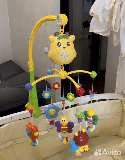 Музыкальный мобиль с ночником на детскую кровать