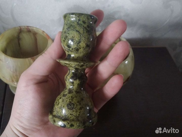 Фужеры из оникса. Подсвечник