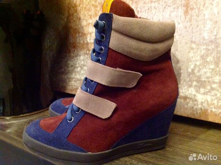 Ботильоны новые замшевые кожаные внутри и снаружи