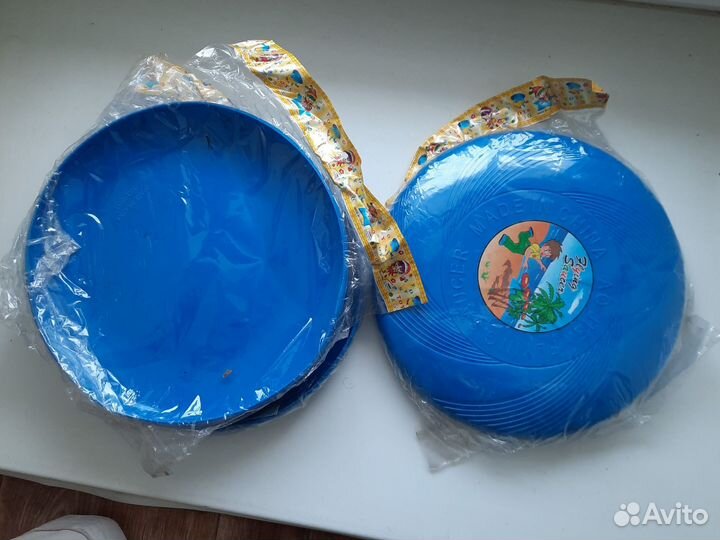 Фрисби, летающий диск