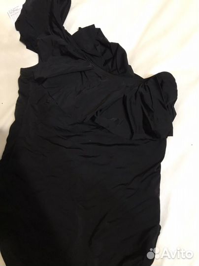 Слитный купальник на одно плечо черный