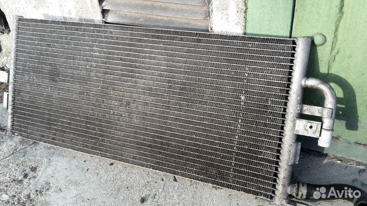 Радиатор Мерседес 220 кузов