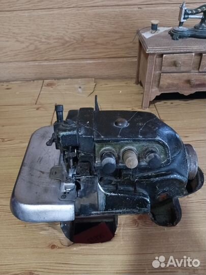 Оверлок для швейной машины