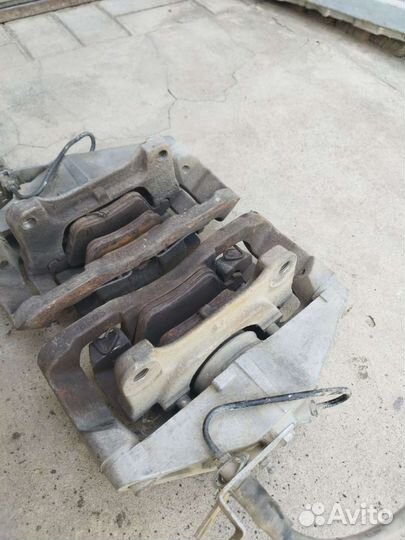 Суппорт передний Ауди А6С5 quattro