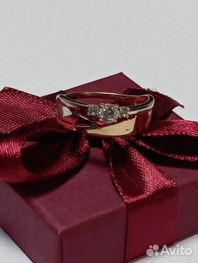 Золотое кольцо с фианитами /585/ Т22192