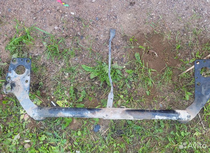 Балка передняя поперечная для VW passat b5+