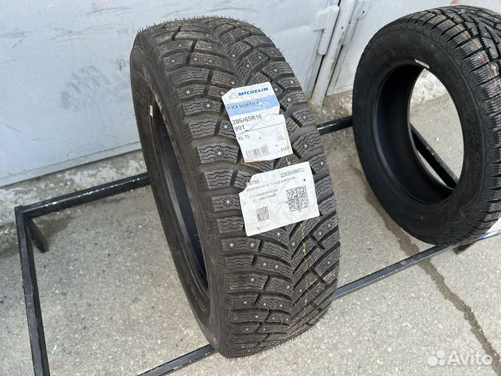 Michelin X-Ice North 4 205/65 R16 99T