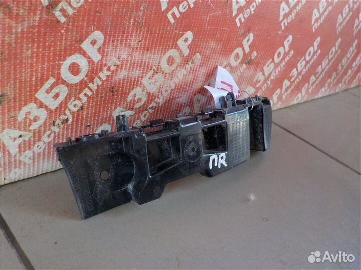 Кронштейн крепления крыла передний правый Renault