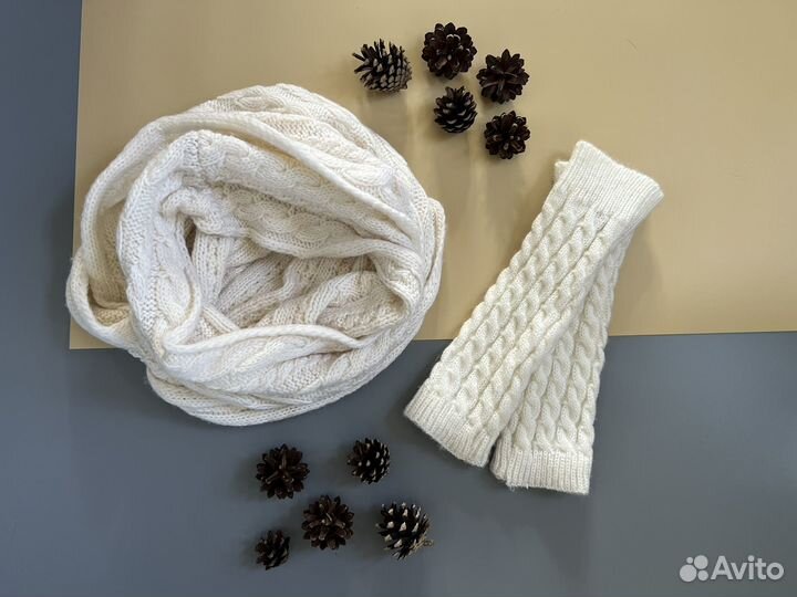 Вязаный комплект Снуд и митенки (перчатки)