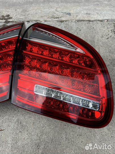 Фонарь крышки багажника porsche cayenne 958 turbo