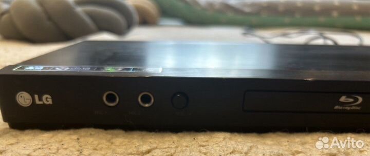 Blu-ray плеер LG