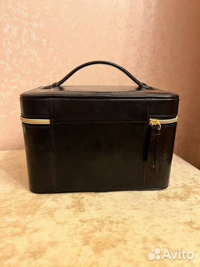 Косметичка, бъюти-кейс Victoria's Secret на замке