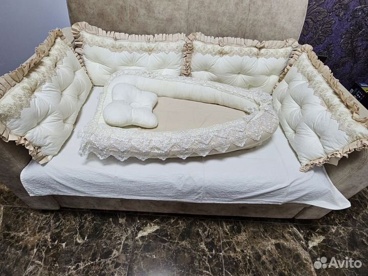 Комплект бортиков с коконом в кроватку