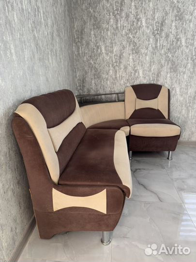 Диван угловой