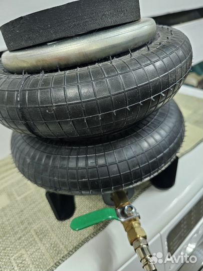 Пневмодомкрат