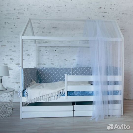 Детская кровать из массива