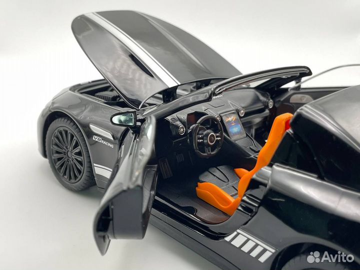 Модель автомобиля Mercedes-Benz AMG GT 1:24 металл