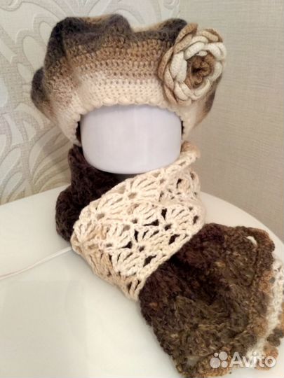 Берет с шарфом ручная работа